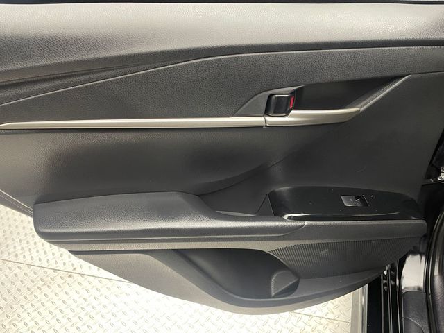 2025 Toyota Camry SE - 22986017 - 31