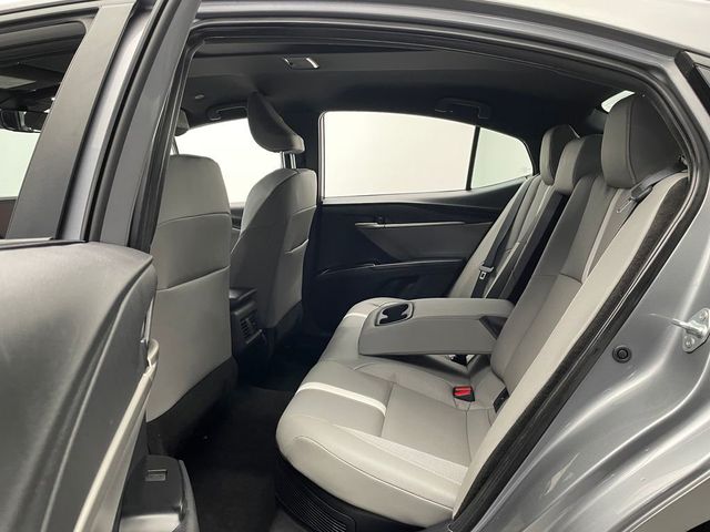 2025 Toyota Camry SE - 23013208 - 32