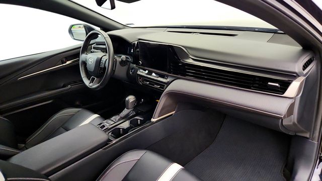 2025 Toyota Camry SE - 23028000 - 22
