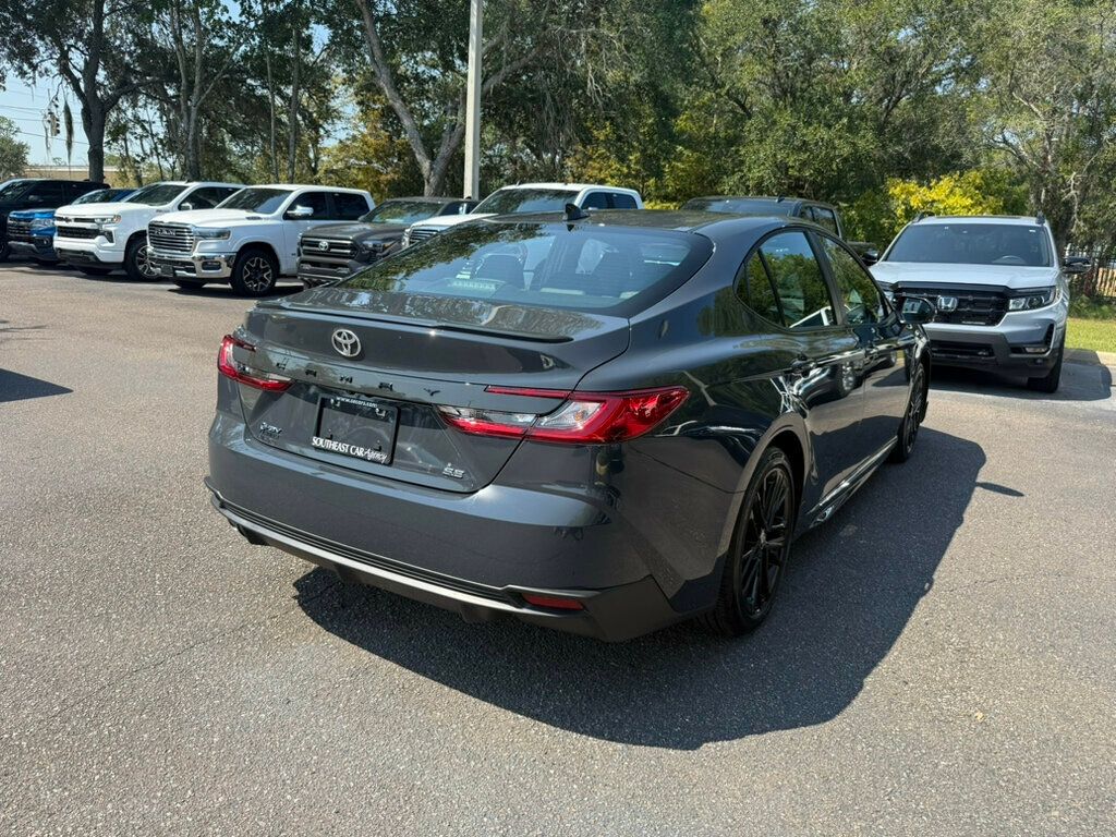 2025 Toyota Camry SE photo 8