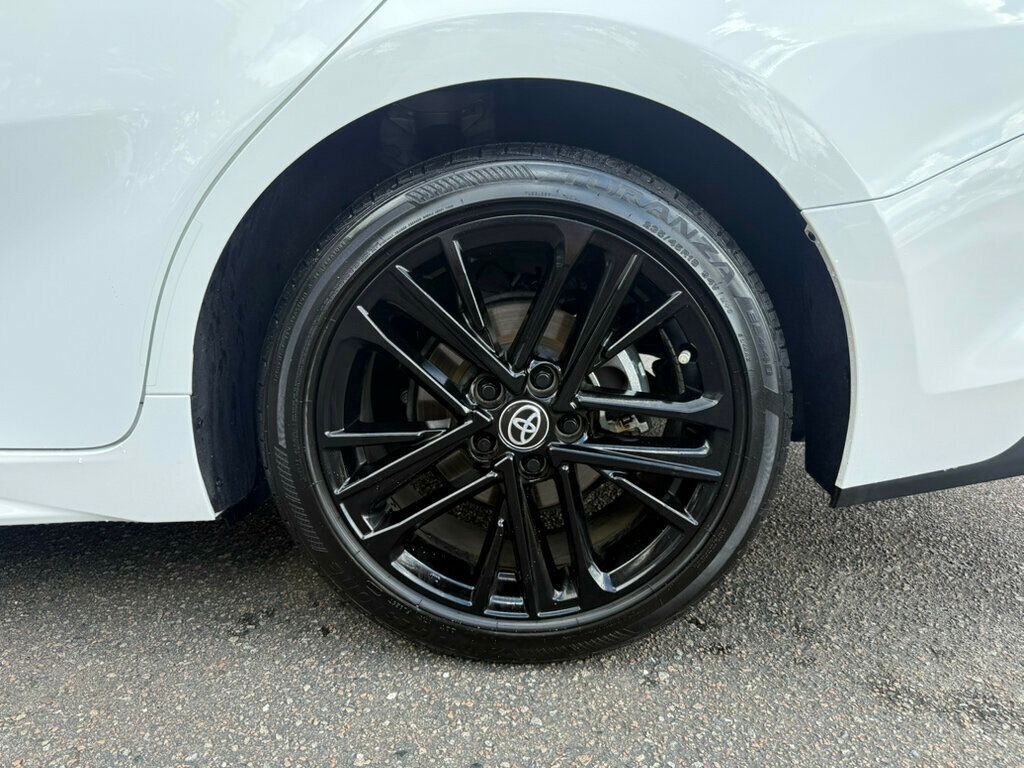 2025 Toyota Camry photo 8