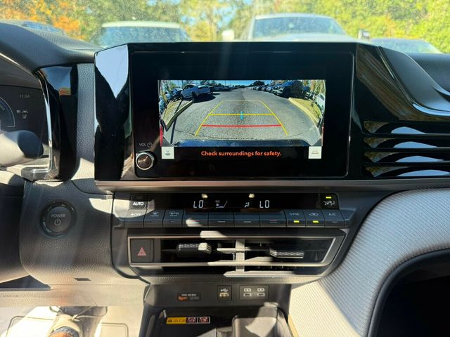 2025 Toyota Camry SE - 22935822 - 5