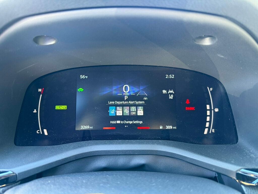 2025 Toyota Camry LE photo 4