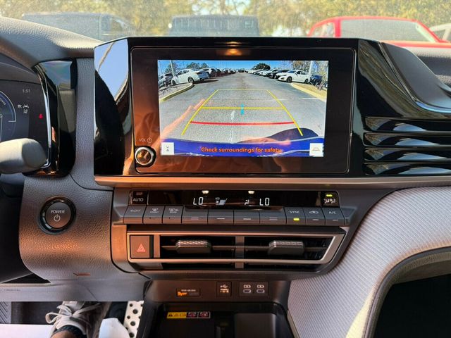 2025 Toyota Camry SE - 22982785 - 5