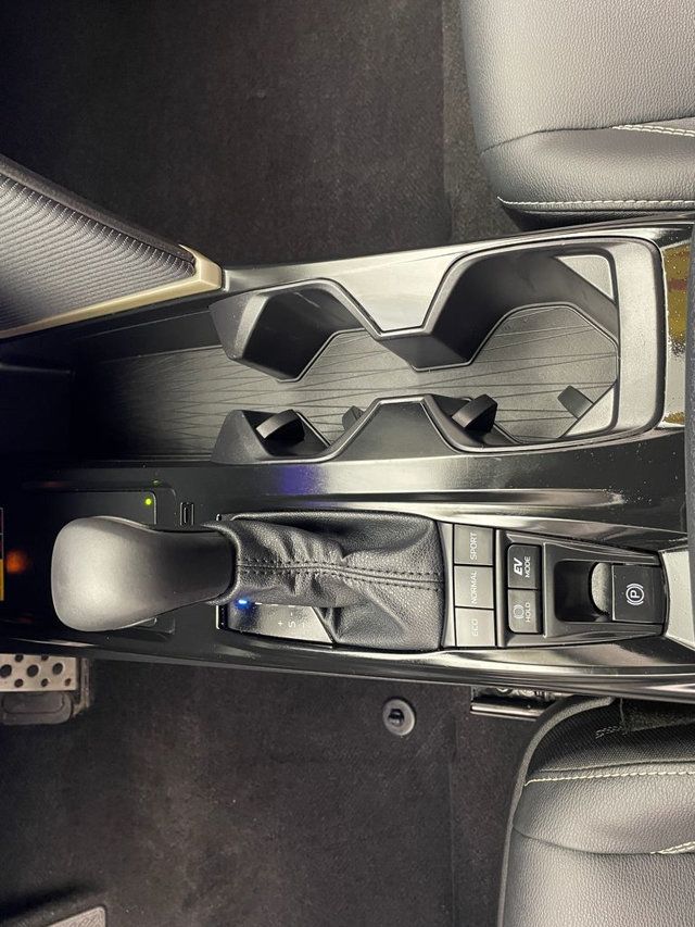 2025 Toyota Camry SE AWD - 22995911 - 27