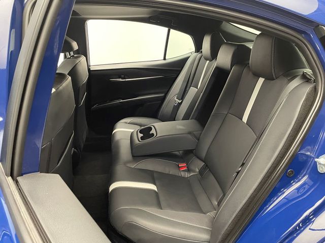 2025 Toyota Camry SE AWD - 22995911 - 33