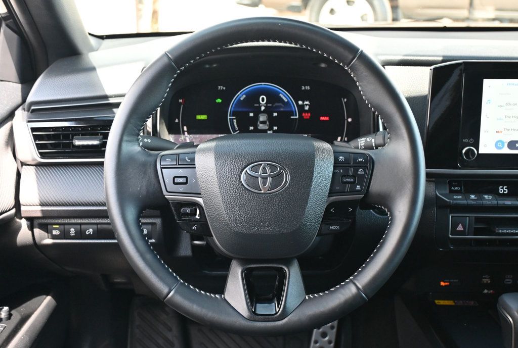 2025 Toyota Camry Hybrid photo 7