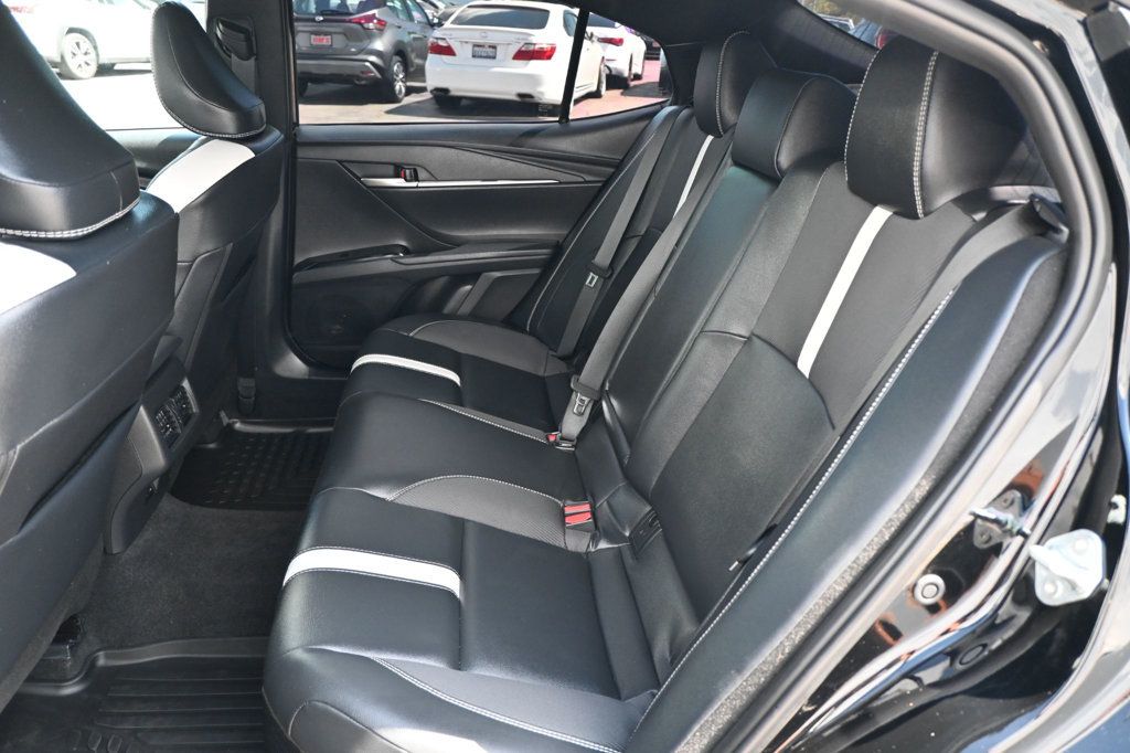 2025 Toyota Camry Hybrid photo 12