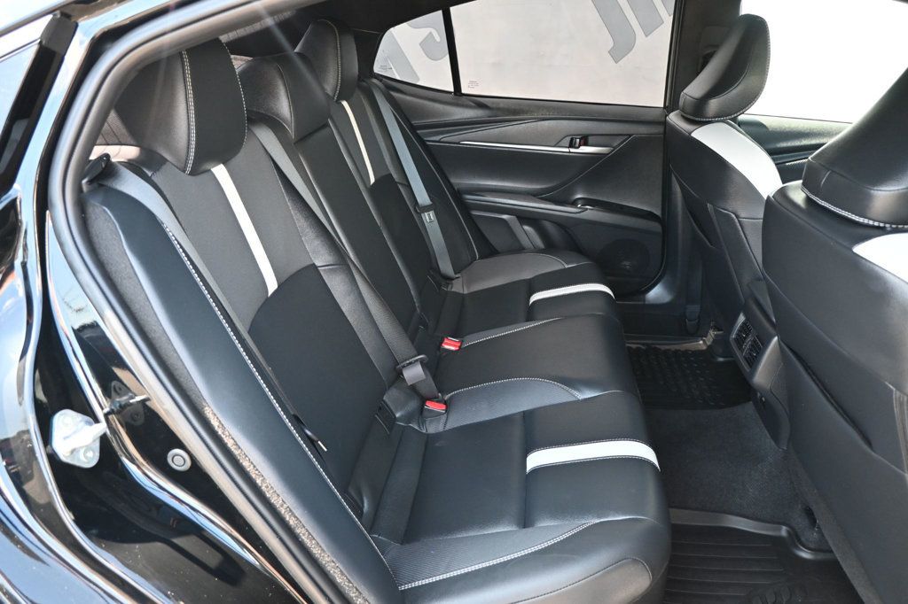 2025 Toyota Camry Hybrid photo 14
