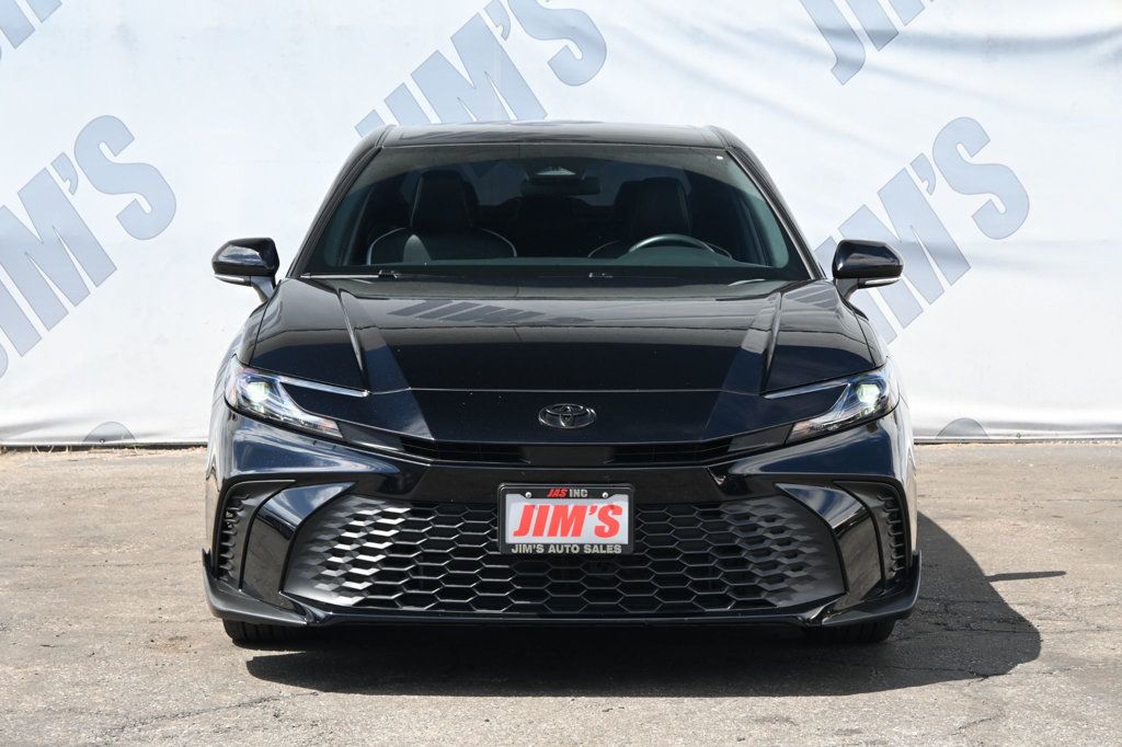 2025 Toyota Camry Hybrid photo 2