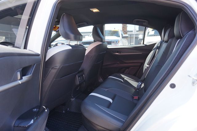 2025 Toyota Camry SE, HYBRID, PREMIUM WHEELS, LEATHER SEATS, BACKUP CAMERA - 23008904 - 16