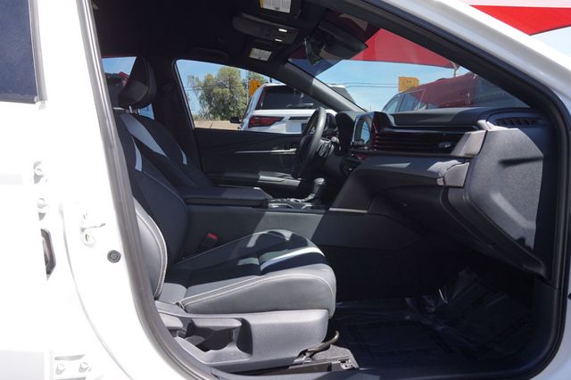 2025 Toyota Camry SE, HYBRID, PREMIUM WHEELS, LEATHER SEATS, BACKUP CAMERA - 23008904 - 18