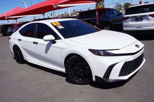 2025 Toyota Camry SE, HYBRID, PREMIUM WHEELS, LEATHER SEATS, BACKUP CAMERA - 23008904 - 1