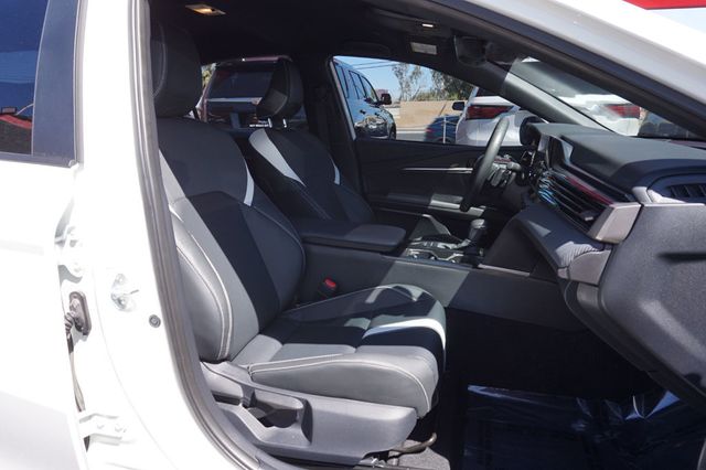 2025 Toyota Camry SE, HYBRID, PREMIUM WHEELS, LEATHER SEATS, BACKUP CAMERA - 23008904 - 19