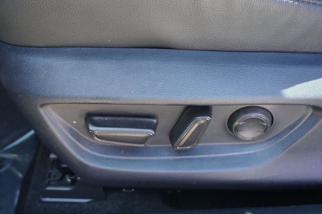 2025 Toyota Camry SE, HYBRID, PREMIUM WHEELS, LEATHER SEATS, BACKUP CAMERA - 23008904 - 20