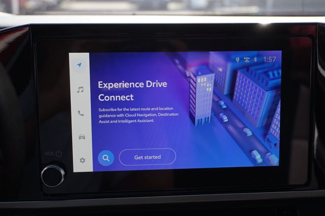 2025 Toyota Camry SE, HYBRID, PREMIUM WHEELS, LEATHER SEATS, BACKUP CAMERA - 23008904 - 28