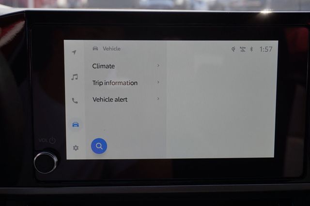 2025 Toyota Camry SE, HYBRID, PREMIUM WHEELS, LEATHER SEATS, BACKUP CAMERA - 23008904 - 31