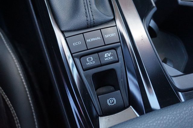 2025 Toyota Camry SE, HYBRID, PREMIUM WHEELS, LEATHER SEATS, BACKUP CAMERA - 23008904 - 37