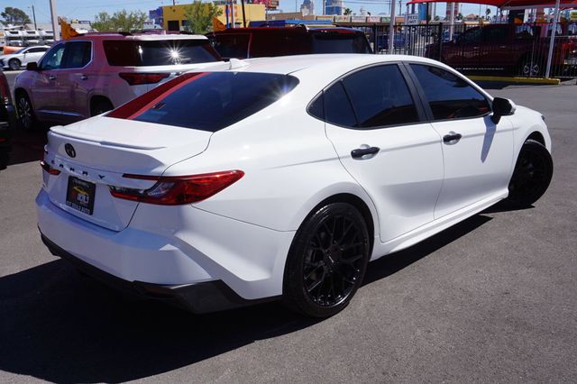 2025 Toyota Camry SE, HYBRID, PREMIUM WHEELS, LEATHER SEATS, BACKUP CAMERA - 23008904 - 5