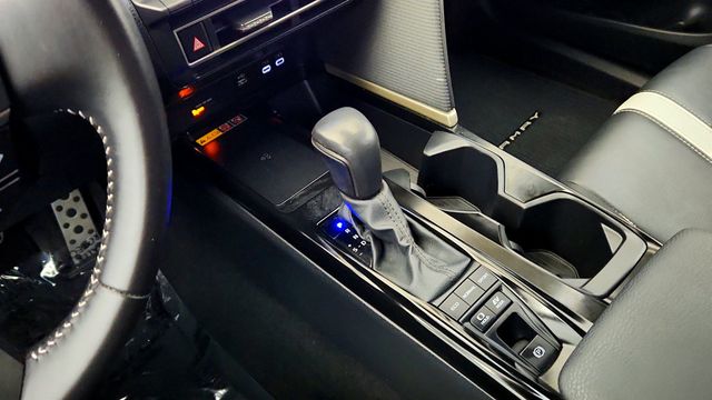 2025 Toyota Camry SE w/ Convenience Package - 23028000 - 15