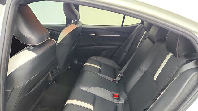 2025 Toyota Camry SE w/ Convenience Pkg - 23054235 - 19