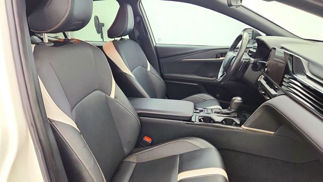 2025 Toyota Camry SE w/ Convenience Pkg - 23054235 - 21