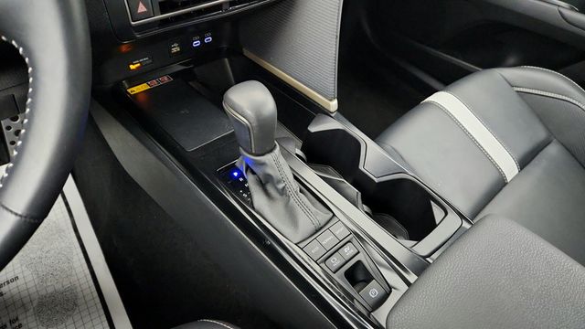 2025 Toyota Camry SE with Multimedia Upgrade & Convenience Packages - 22941053 - 15