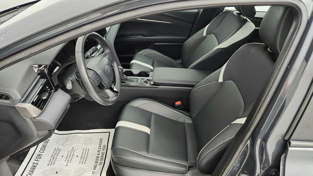 2025 Toyota Camry SE with Multimedia Upgrade & Convenience Packages - 22941053 - 17