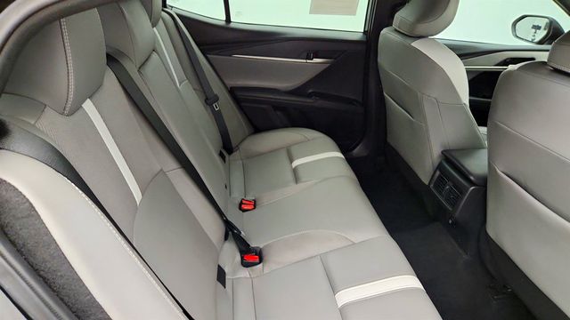 2025 Toyota Camry SE w/ Moonroof & Multimedia Upgrade Pkg - 23036843 - 21