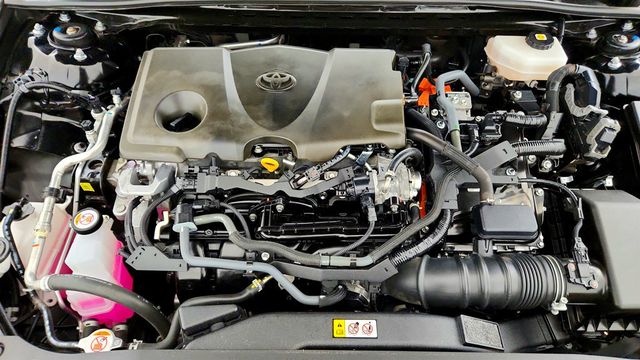 2025 Toyota Camry SE w/ Moonroof & Multimedia Upgrade Pkg - 23036843 - 25