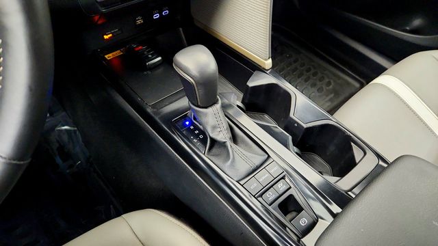 2025 Toyota Camry SE w/ Power Moonroof, Cold Weather Pkg & Convenience Pkg - 23091357 - 16
