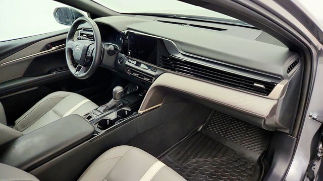 2025 Toyota Camry SE w/ Power Moonroof, Cold Weather Pkg & Convenience Pkg - 23091357 - 23