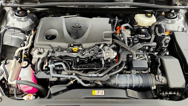 2025 Toyota Camry SE w/ Power Moonroof, Cold Weather Pkg & Convenience Pkg - 23091357 - 25