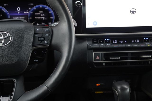 2025 Toyota Camry XLE - 23057712 - 32