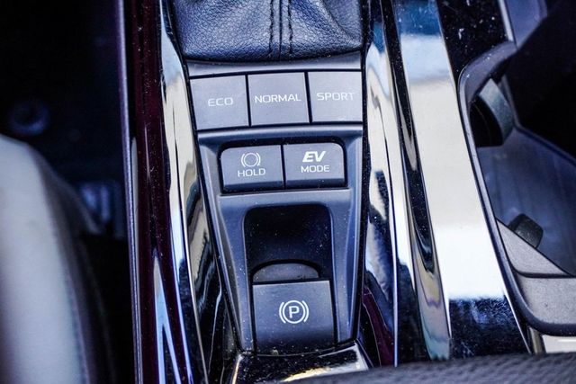 2025 Toyota Camry XLE - 22938410 - 24