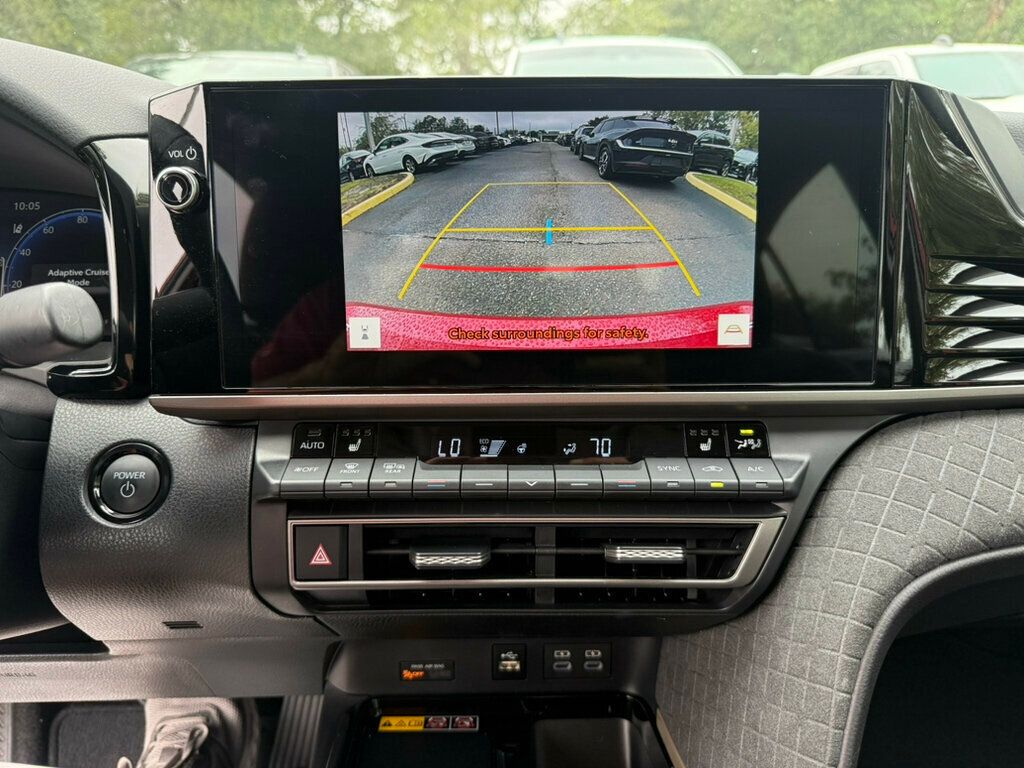 2025 Toyota Camry XLE photo 6