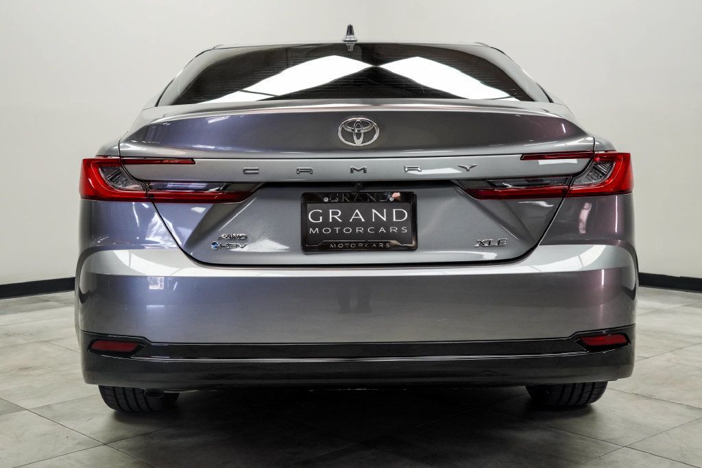 Toyota Camry photo 10