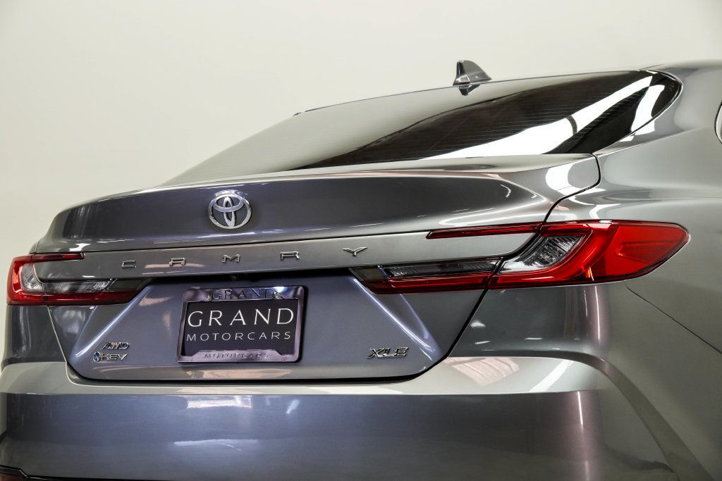 Toyota Camry photo 14