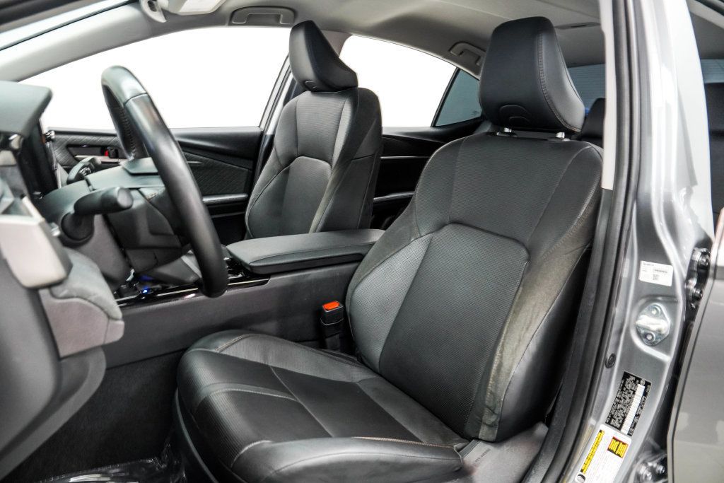 Toyota Camry photo 16