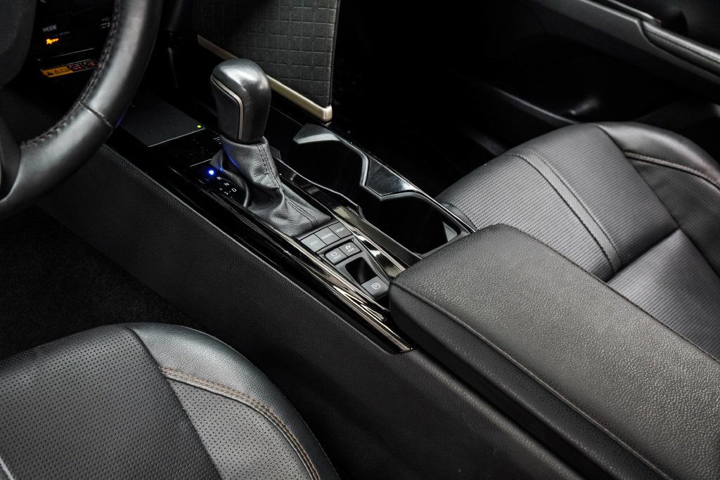 Toyota Camry photo 21