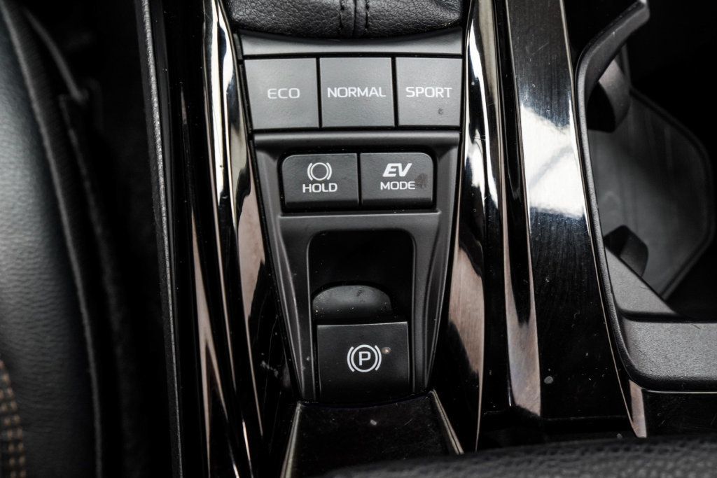 Toyota Camry photo 25