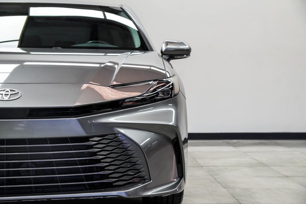 Toyota Camry photo 7