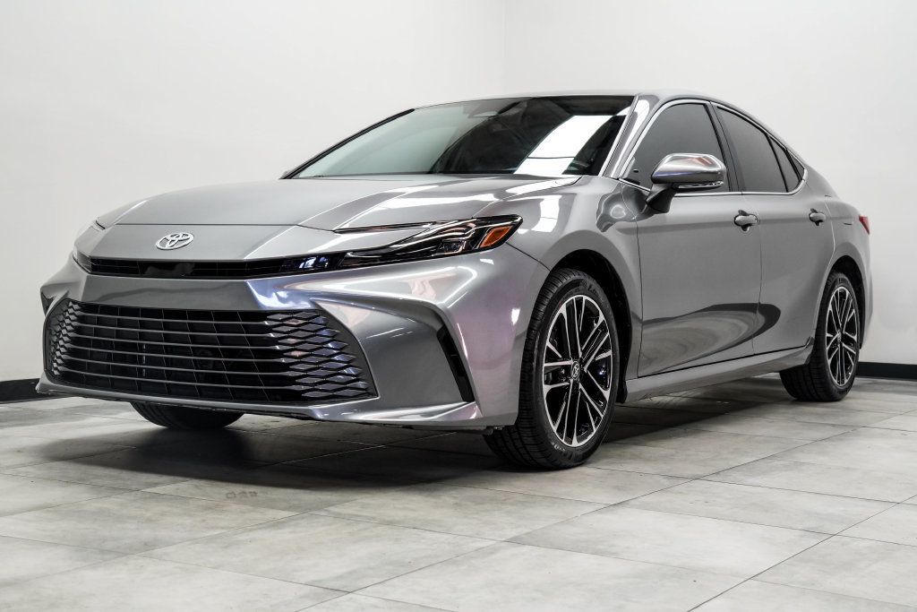 Toyota Camry photo 8
