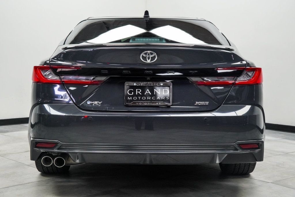 Toyota Camry photo 10