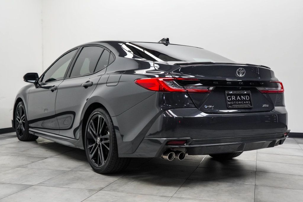 Toyota Camry photo 12
