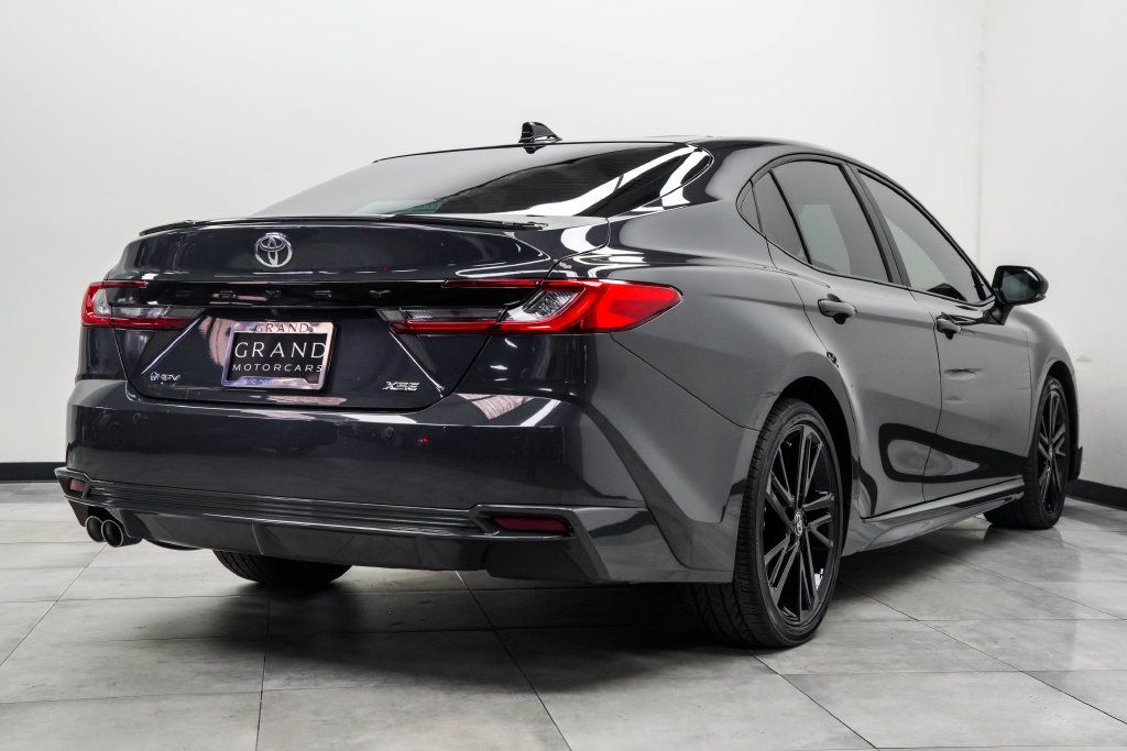 Toyota Camry photo 13