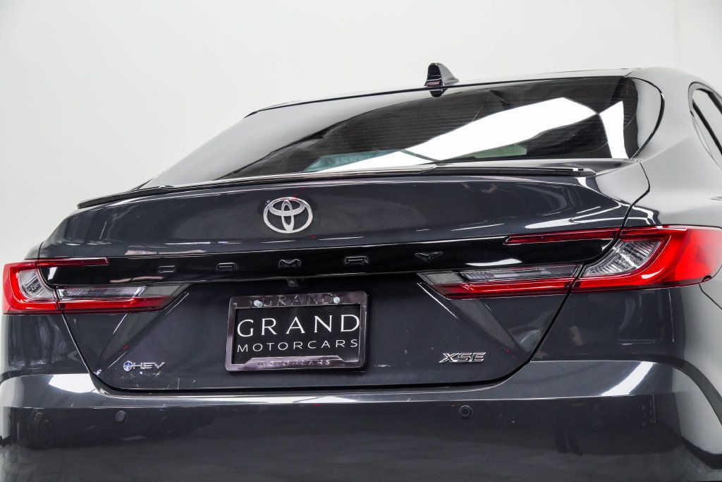 Toyota Camry photo 14