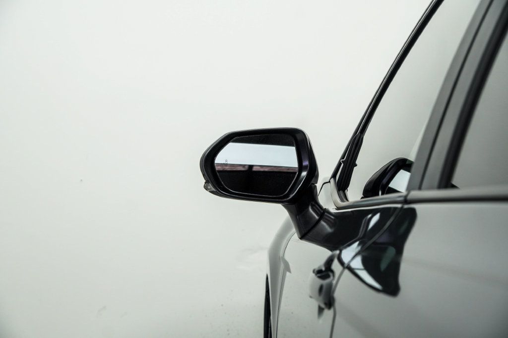 Toyota Camry photo 15