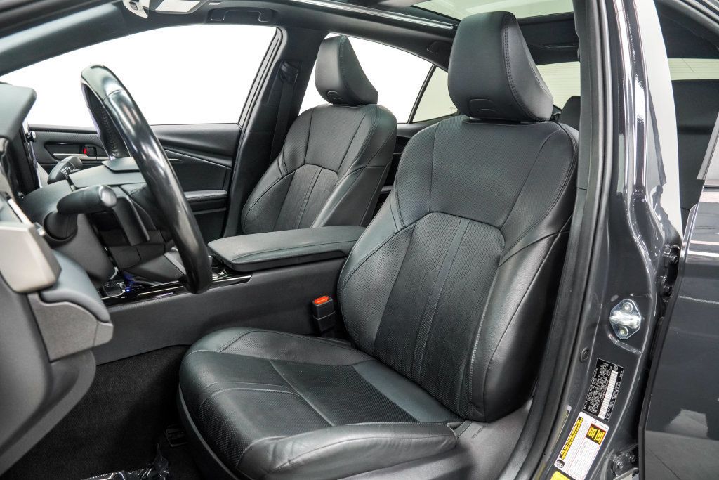 Toyota Camry photo 16