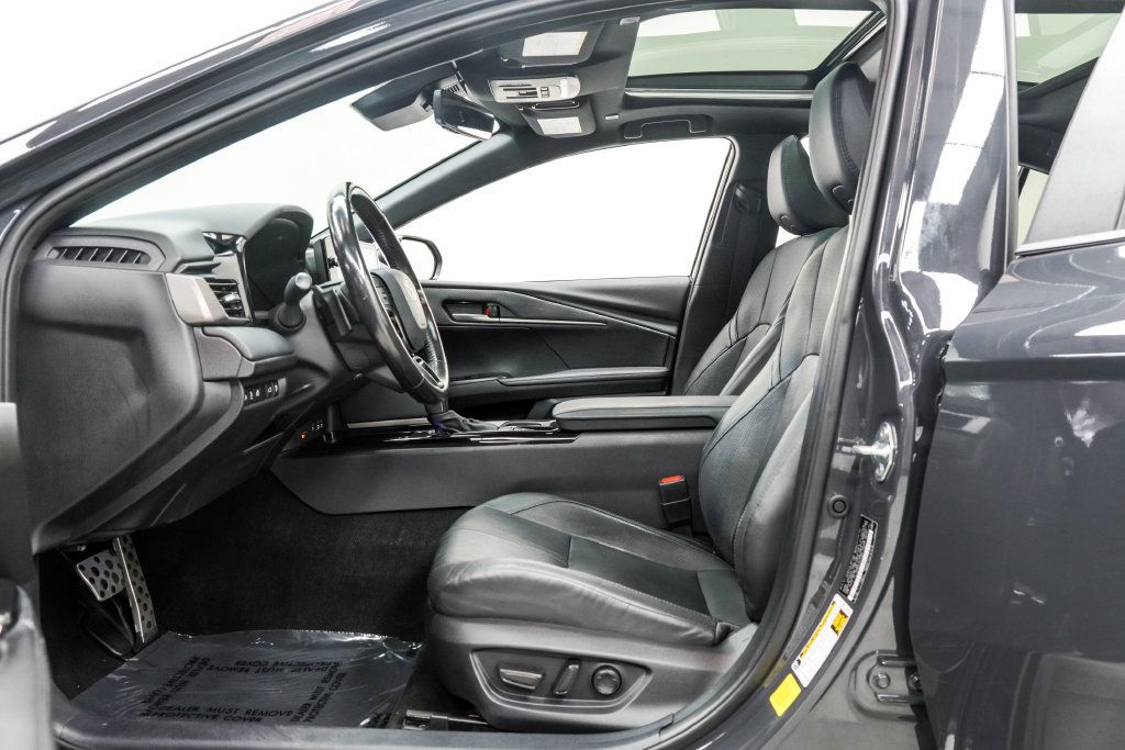 Toyota Camry photo 17